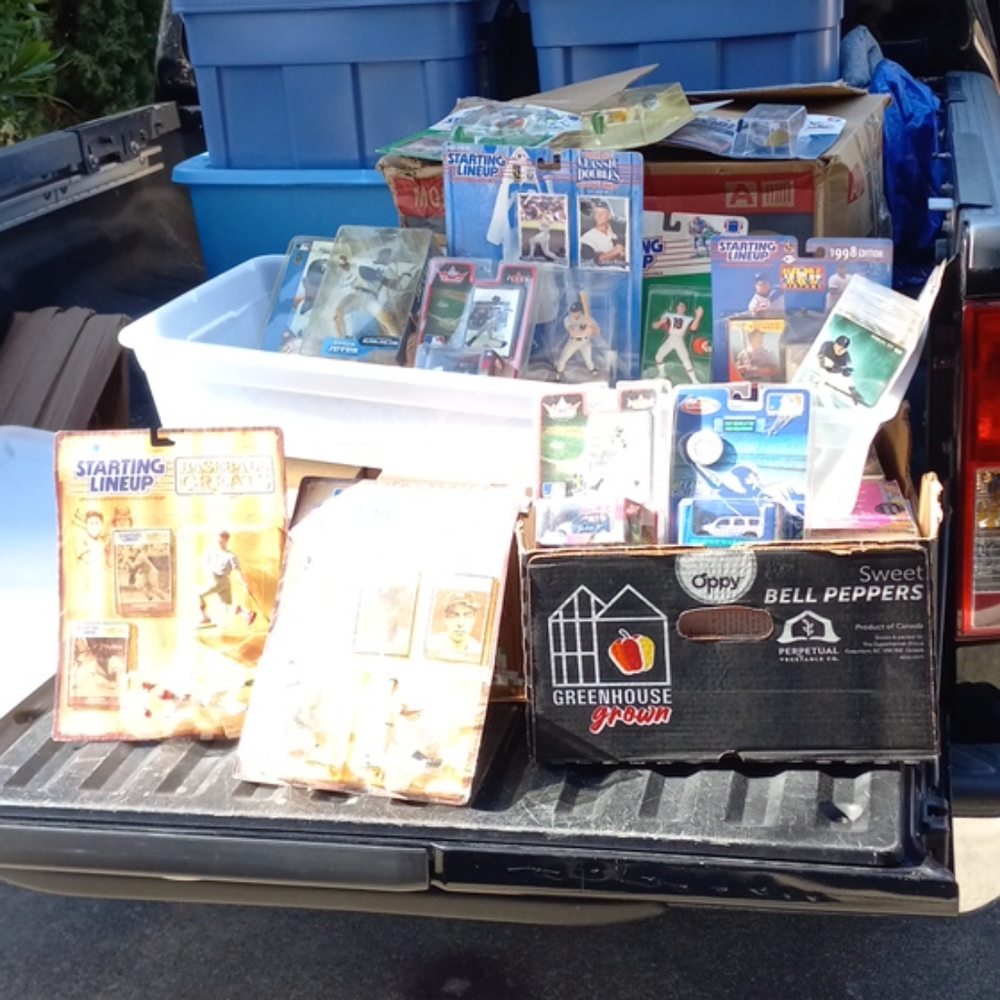 A Group of 13 Collectibles 10 baseball 3 football